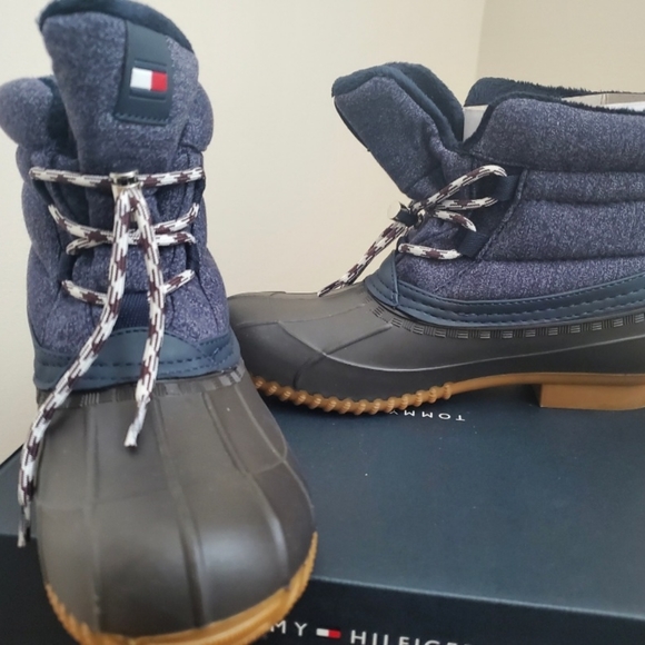 Tommy Hilfiger ladies boots (NWT) - Picture 2 of 6